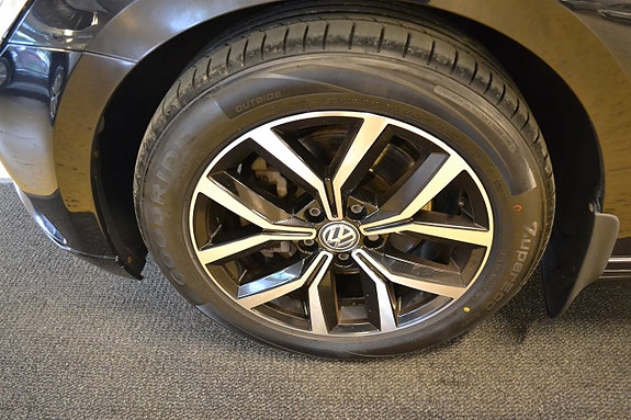 Volkswagen Passat 16 of 17