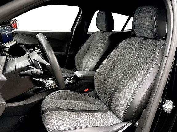 Peugeot 2008 4 of 17
