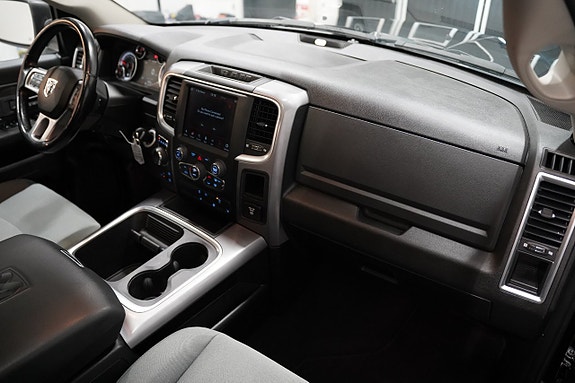 Dodge RAM 1500 10 of 23