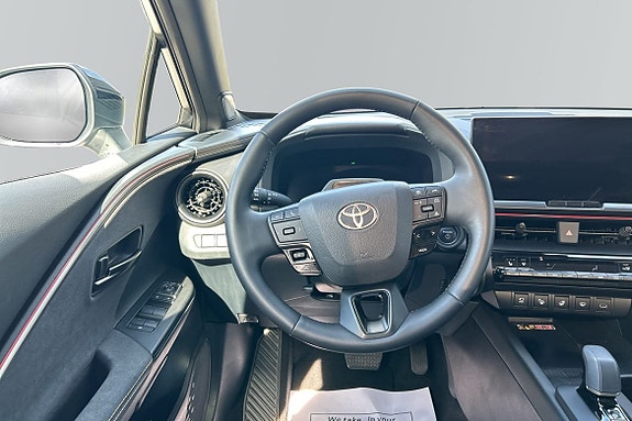 Toyota C-HR 10 of 13