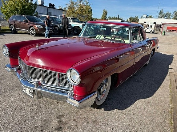 Lincoln Continental 6 of 11