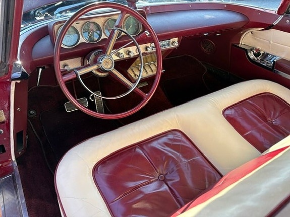 Lincoln Continental 8 of 11