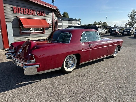 Lincoln Continental 3 of 11