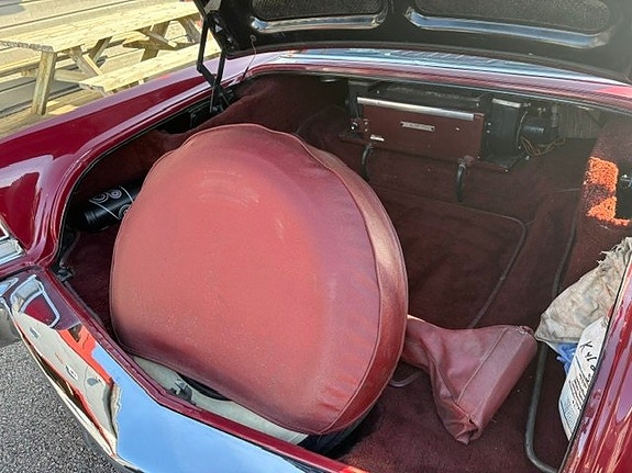 Lincoln Continental 10 of 11