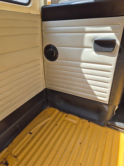 Volkswagen Transporter 23 of 30