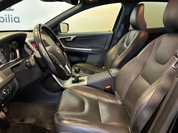 Volvo XC60 12 of 19