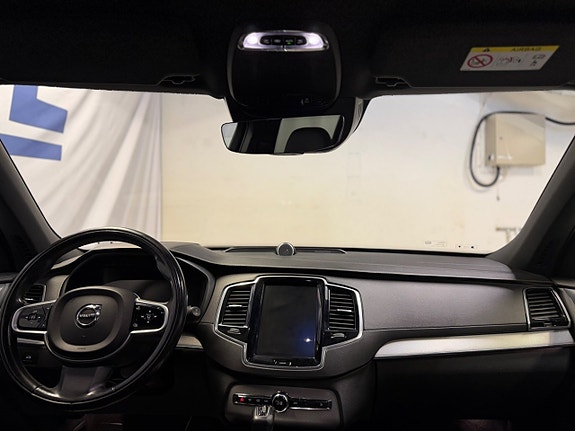 Volvo XC90 10 of 13