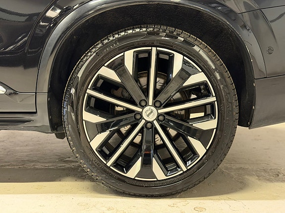 Volvo XC90 13 of 13