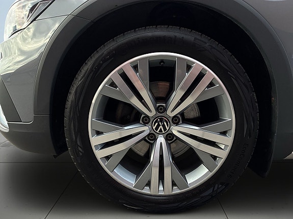 Volkswagen Passat Alltrack 14 of 26