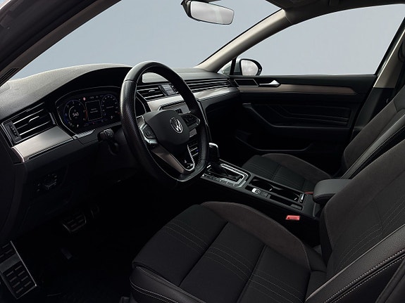 Volkswagen Passat Alltrack 7 of 26