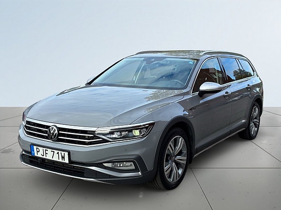 Volkswagen Passat Alltrack 16 of 26