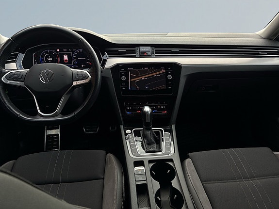 Volkswagen Passat Alltrack 8 of 26