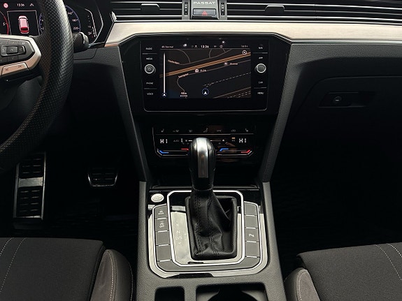 Volkswagen Passat Alltrack 11 of 26