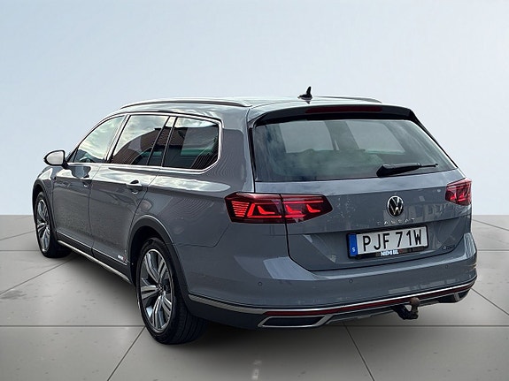 Volkswagen Passat Alltrack 5 of 26