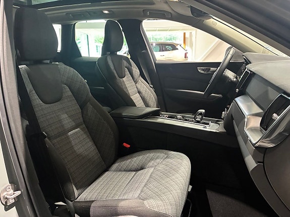 Volvo XC60 15 of 20