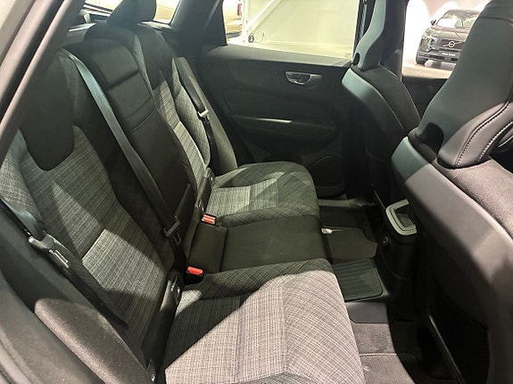 Volvo XC60 14 of 20