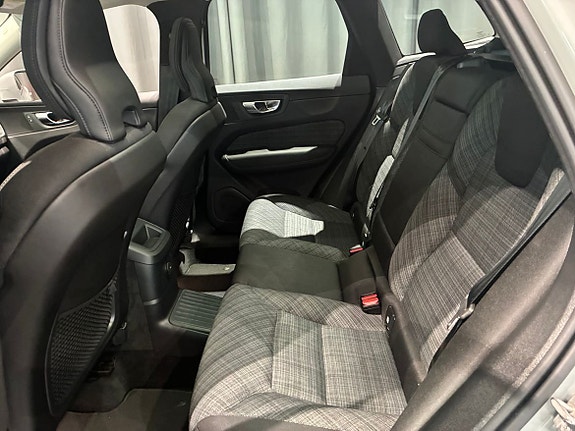 Volvo XC60 11 of 20