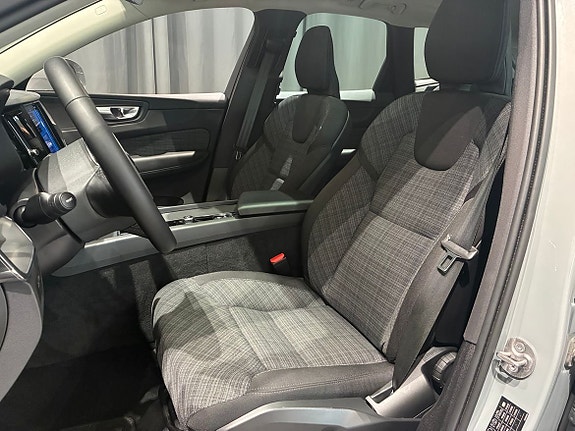 Volvo XC60 8 of 20