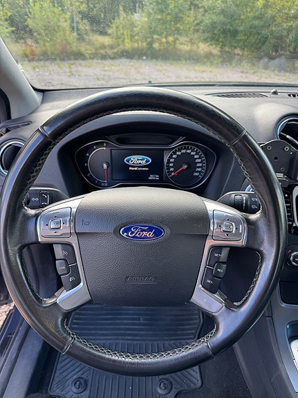 Ford Mondeo 9 of 12