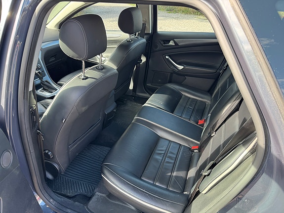 Ford Mondeo 11 of 12