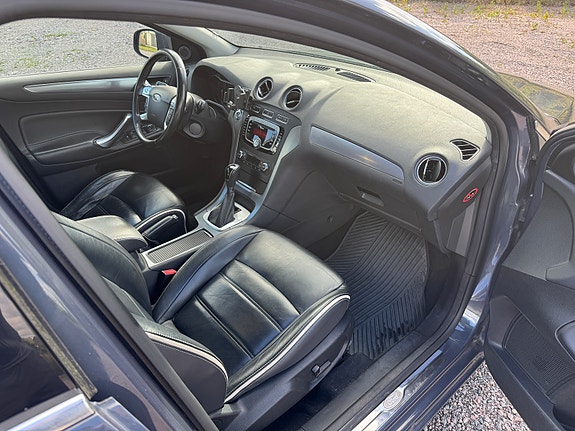 Ford Mondeo 8 of 12