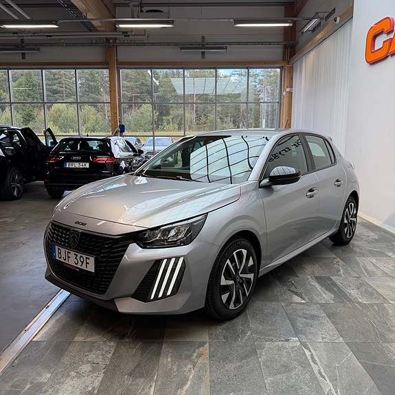 Peugeot 208 5 of 12