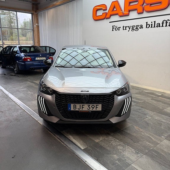 Peugeot 208 6 of 12