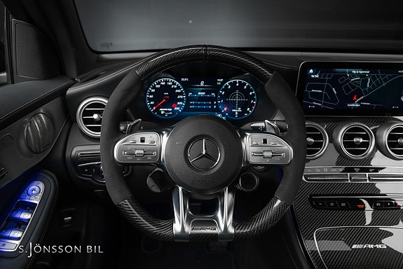 Mercedes-Benz GLC63 17 of 29