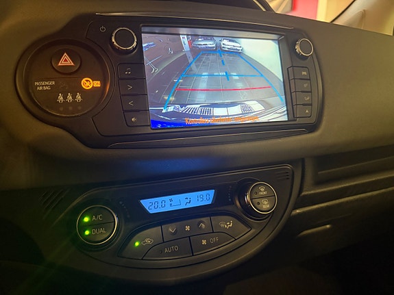 Toyota Yaris 10 of 14