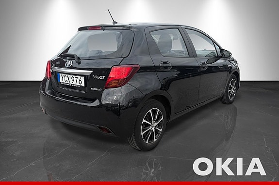 Toyota Yaris 8 of 14