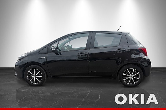 Toyota Yaris 2 of 14