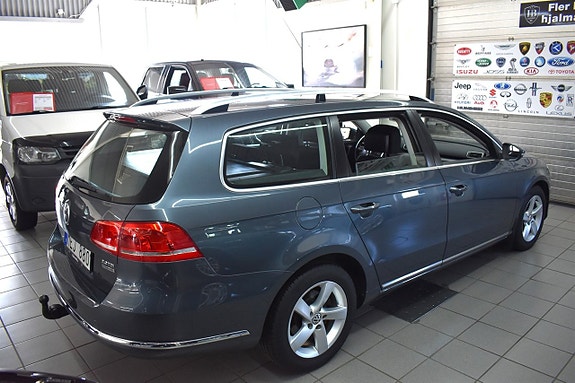 Volkswagen Passat 2 of 10