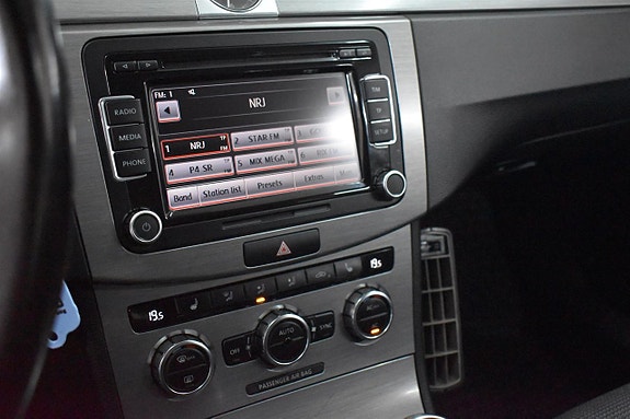Volkswagen Passat 10 of 10
