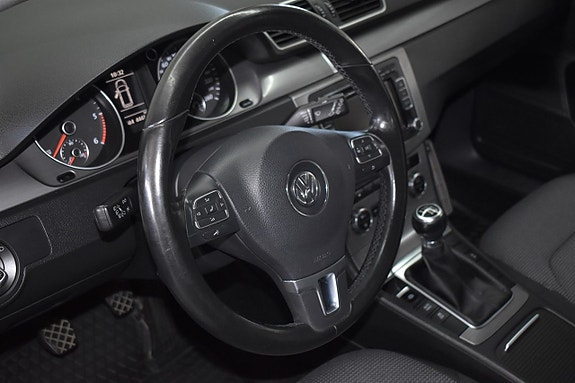 Volkswagen Passat 8 of 10