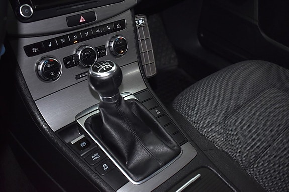 Volkswagen Passat 9 of 10