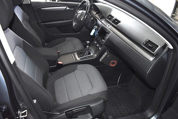 Volkswagen Passat 6 of 10