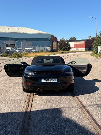 Porsche 718 Boxster GTS 3 of 9