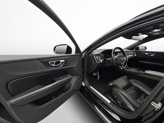 Volvo V60 10 of 30