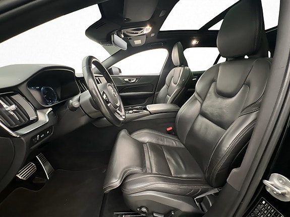 Volvo V60 13 of 30