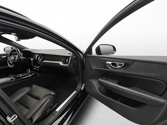 Volvo V60 26 of 30