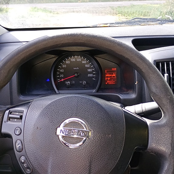Nissan NV200 2 of 6