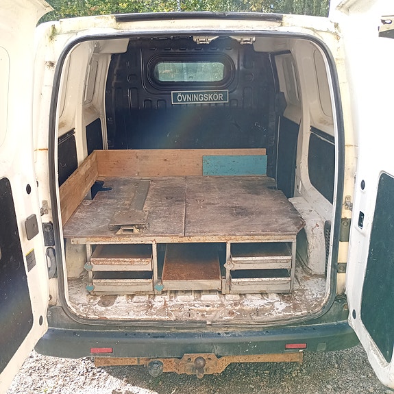 Nissan NV200 5 of 6
