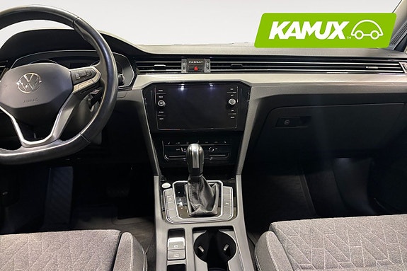 Volkswagen Passat 11 of 17