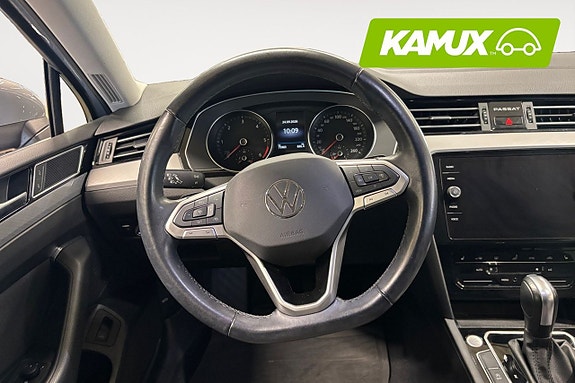 Volkswagen Passat 13 of 17