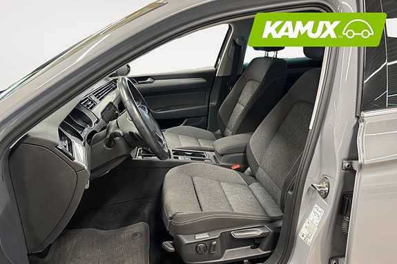 Volkswagen Passat 9 of 17
