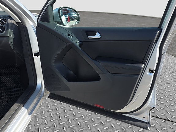 Volkswagen Tiguan 14 of 20
