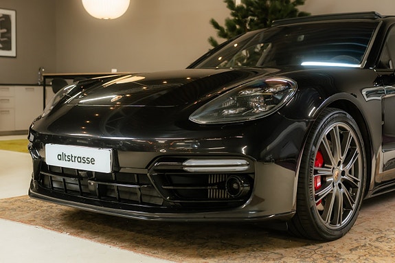 Porsche Panamera GTS 3 of 30