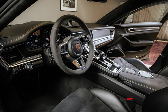 Porsche Panamera GTS 13 of 30