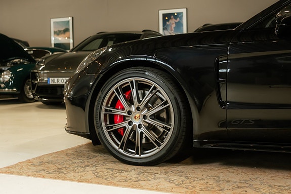 Porsche Panamera GTS 8 of 30