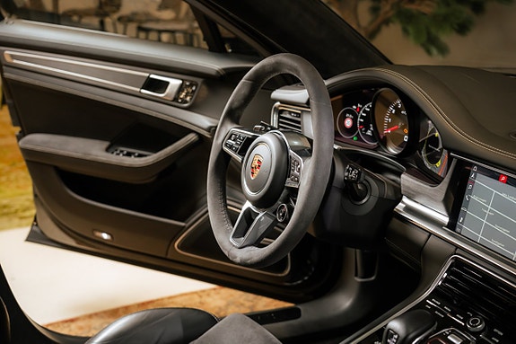 Porsche Panamera GTS 28 of 30